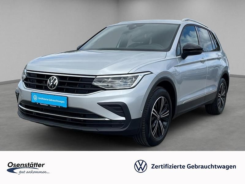 Silber Gebraucht 2021 VW Tiguan Active SUV | 26.980 € (Guter Preis) - Bild 1/4