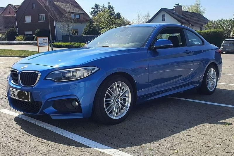 Blau Gebraucht 2017 BMW 218 M Sport Coupé | 15.900 € (Guter Preis) - Bild 1/4