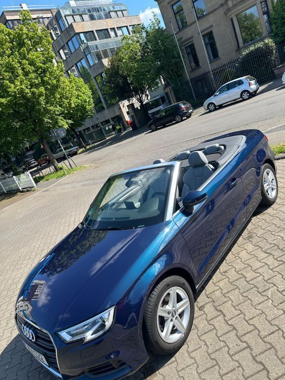 Blau Gebraucht 2017 Audi A3 Cabriolet Design Cabrio | 22.599 € (Fairer Preis) - Bild 1/4