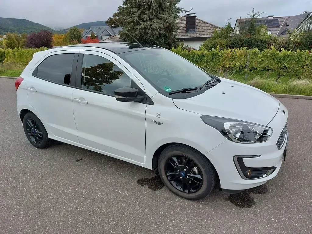 Gebraucht Ford Ka Active 86 PS (63 kW) 2019 Schwarz Limousine