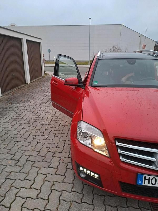 Rot Gebraucht 2009 Mercedes GLK220 SUV | 7.500 € (Fairer Preis) - Bild 1/4