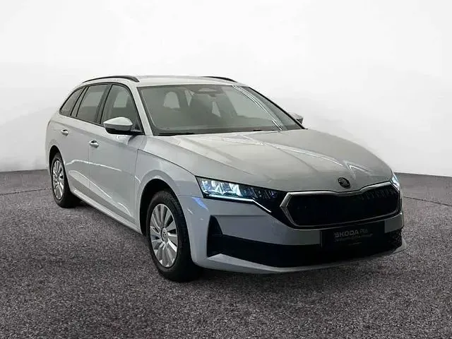 Gebraucht Skoda Octavia Essence 116 PS (85 kW) 2025 Moonweiss metallic Kombi