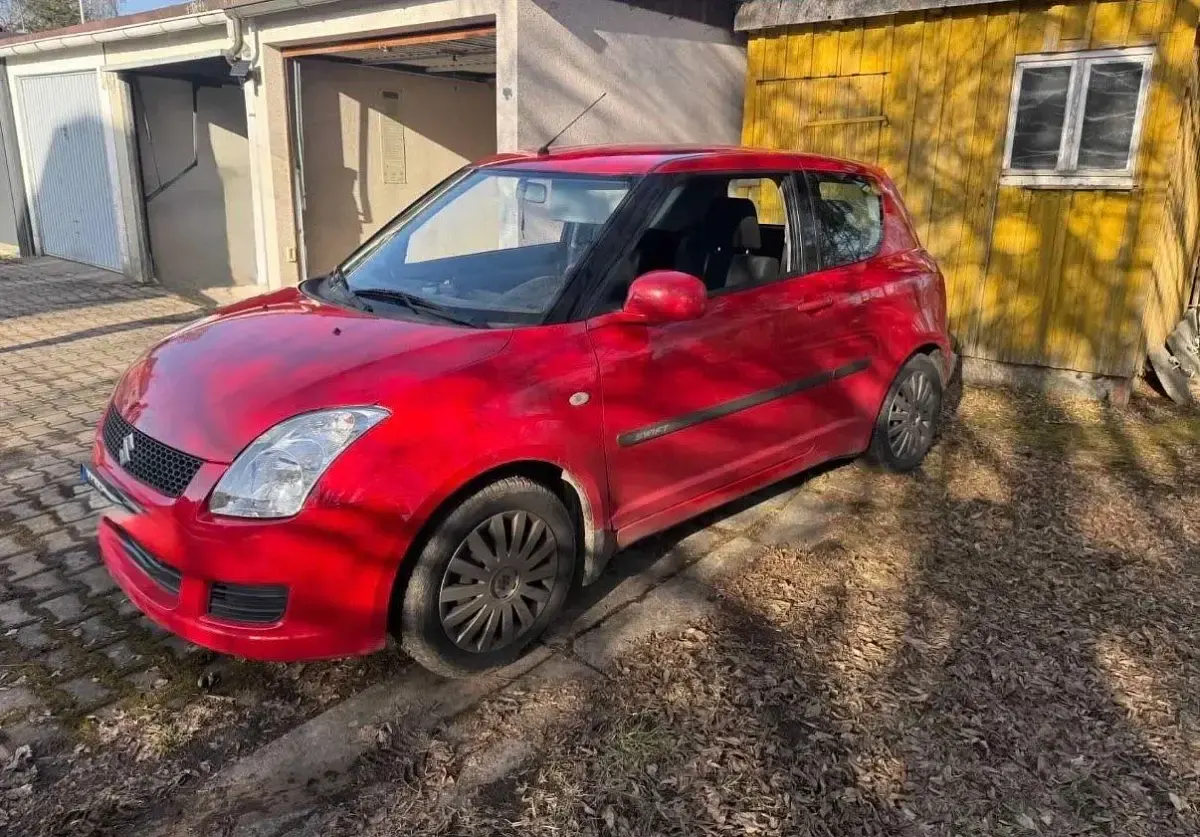 Gebraucht Suzuki Swift 92 PS (67 kW) 2010 Rot Kleinwagen