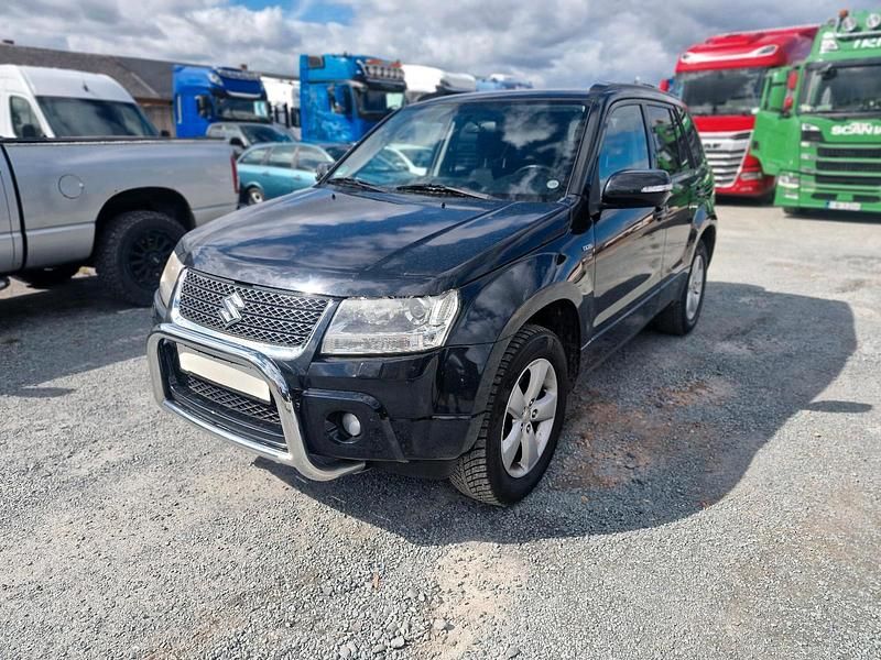 Schwarz Gebraucht 2011 Suzuki Grand Vitara SUV | 4.799 € (Fairer Preis) - Bild 1/4