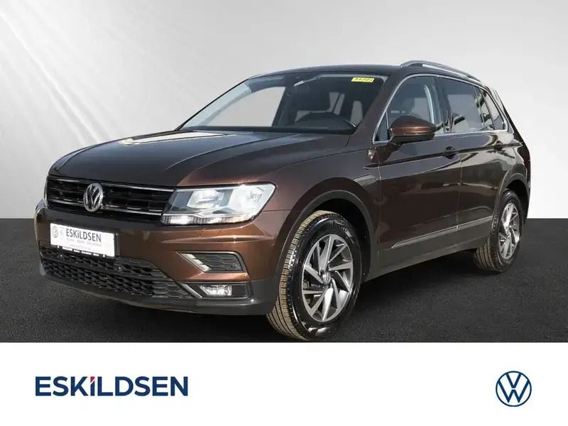 Nutshell brown (braun) Gebraucht 2017 VW Tiguan Sound SUV | 18.980 € (Fairer Preis) - Bild 1/4