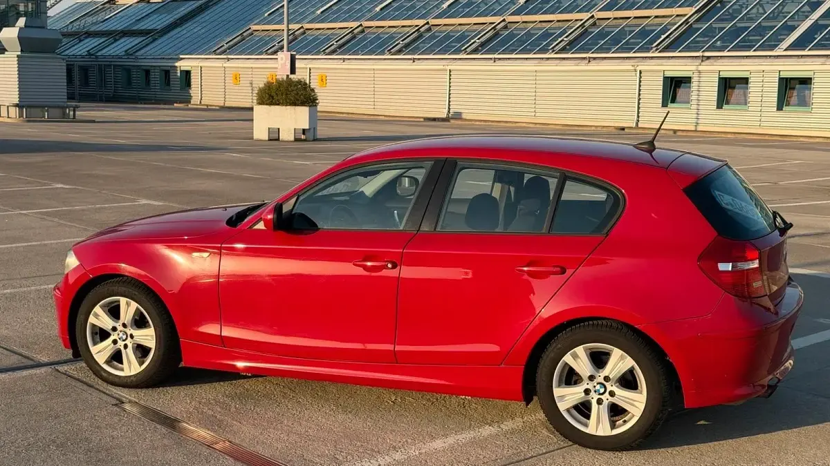 Gebraucht BMW 116 122 PS (89 kW) 2011 Rot Kleinwagen