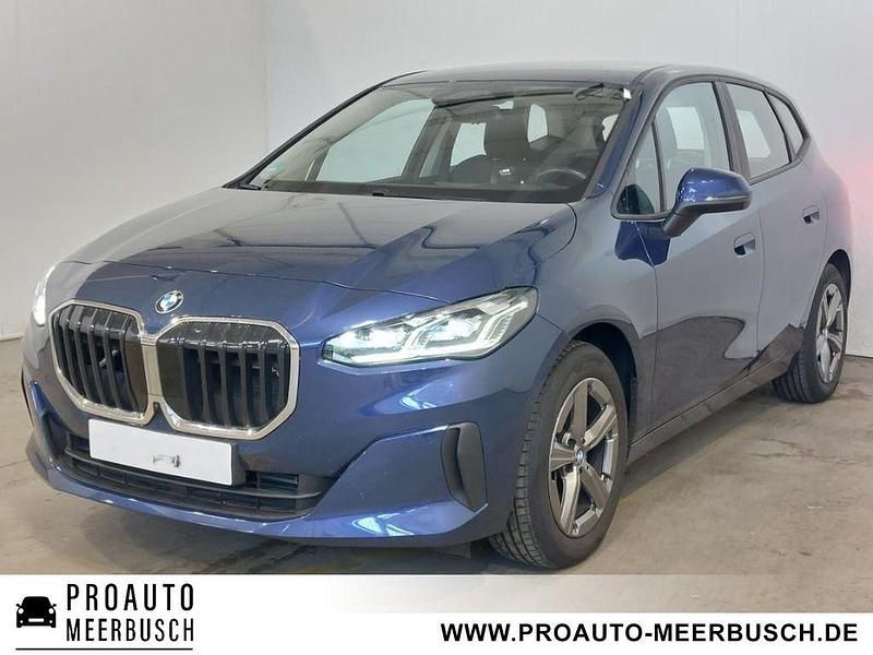 Phytonicblau Gebraucht 2024 BMW 218 Active Tourer Performance Van / Kleinbus | 25.630 € (Superpreis) - Bild 1/4