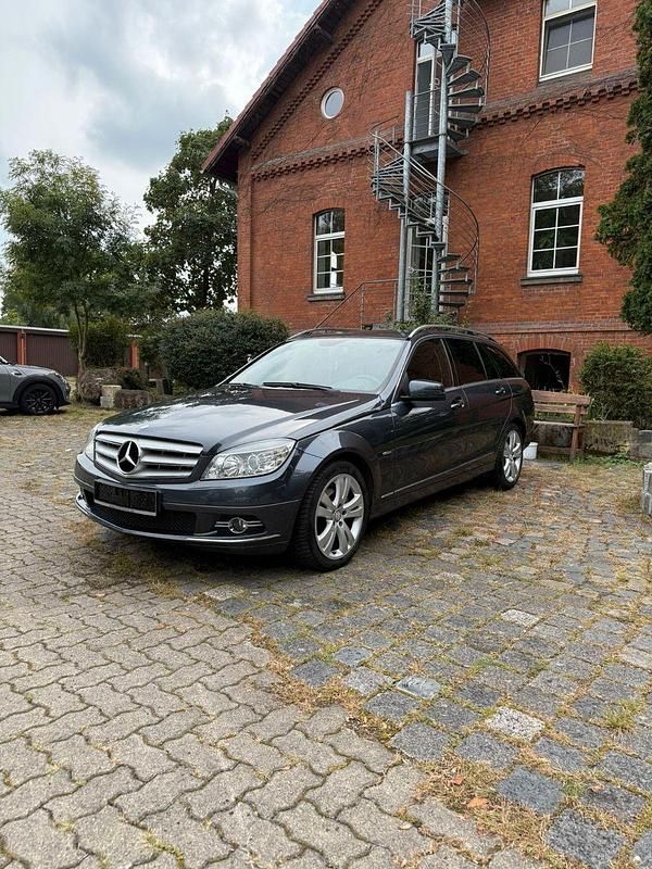 Grau Gebraucht 2011 Mercedes C220 Avantgarde Kombi | 8.100 € (Fairer Preis) - Bild 1/4