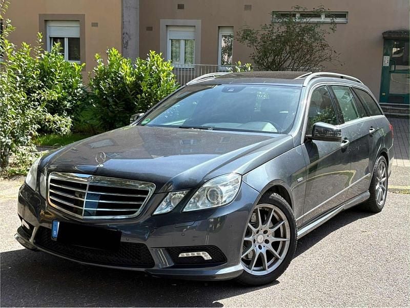 Gebraucht 2011 Mercedes E250 AMG line Kombi | 11.250 € (Superpreis) - Bild 1/4