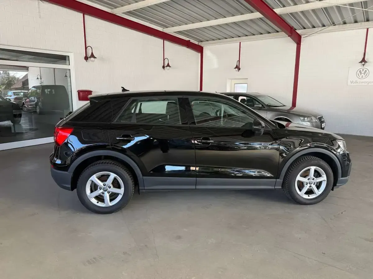 Gebraucht Audi Q2 116 PS (85 kW) 2019 Schwarz SUV