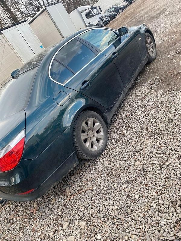 Gebraucht BMW 525 218 PS (160 kW) 2006 Grün Limousine