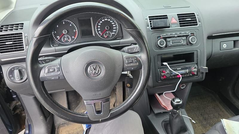 Gebraucht VW Touran 140 PS (102 kW) 2011 Blau Van / Kleinbus