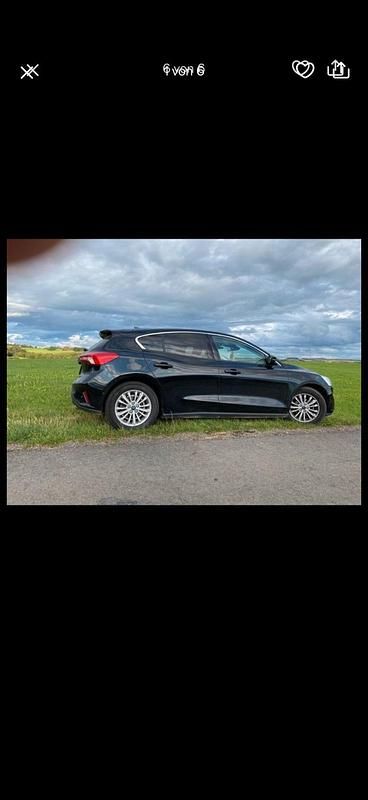 Second-hand Ford Focus 125 CP (91 kW) 2019 Negru Berlinǎ