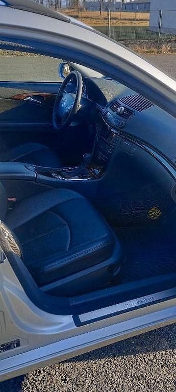 Gebraucht Mercedes E270 Classic 177 PS (130 kW) 2004 Silber Limousine