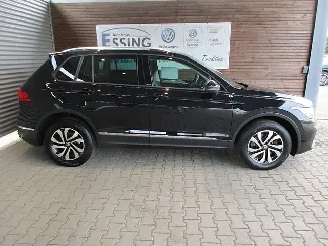Gebraucht VW Tiguan Active 245 PS (180 kW) 2022 Deep black perleffekt SUV