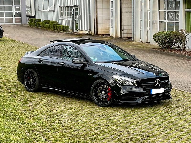 Schwarz Gebraucht 2017 Mercedes CLA45 AMG AMG Coupé | 33.500 € (Teuer) - Bild 1/4