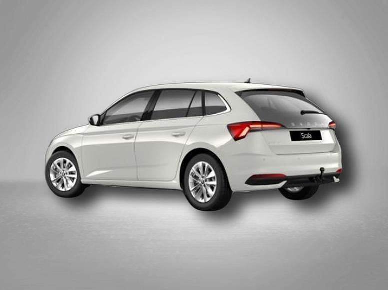 Neu Skoda Scala Selection 116 PS (85 kW) 2025 Moonweiß metallic Kleinwagen