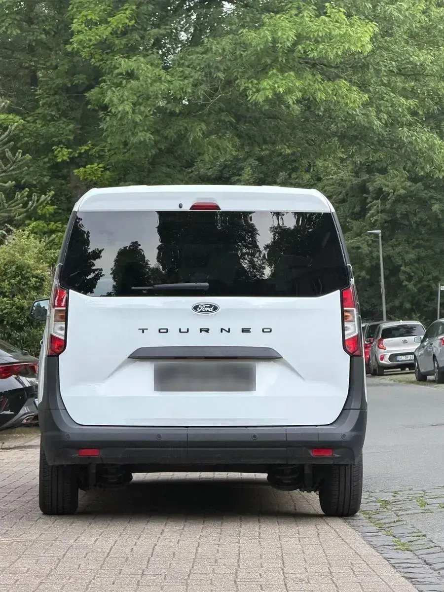 Gebraucht Ford Tourneo Courier Trend 101 PS (74 kW) 2025 Weiß Van / Kleinbus