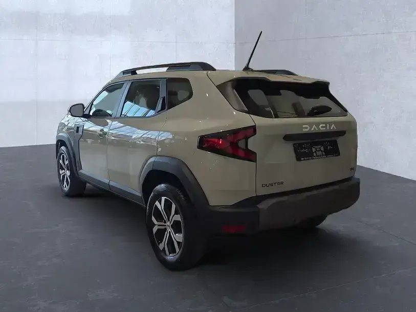 Używany Dacia Duster Expression 131 KM (96 kW) 2025 Beżowy SUV