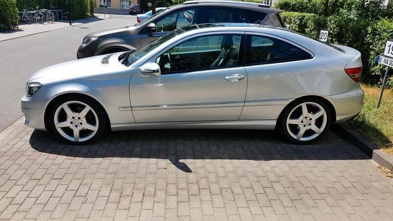 Silber Gebraucht 2009 Mercedes CLC180 Kleinwagen | 7.000 € (Guter Preis) - Bild 1/4