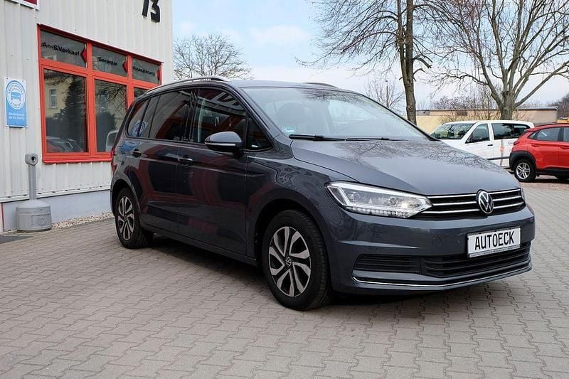 Gebraucht VW Touran Active 150 PS (110 kW) 2022 Grau Van / Kleinbus