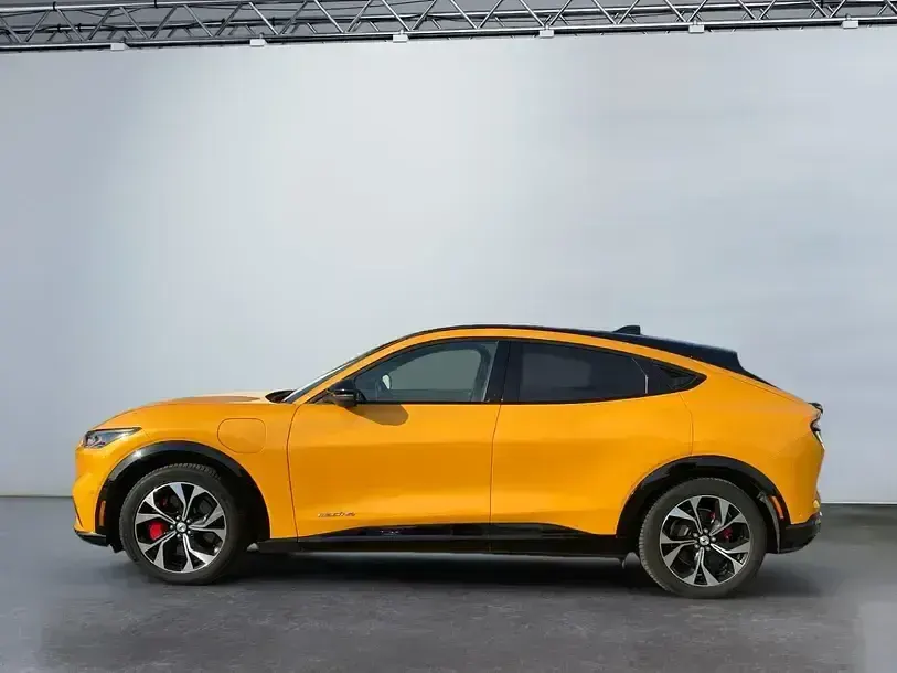 Gebraucht Ford Mustang Mach-E Premium 197 kW (269 PS) 2023 Cyber orange SUV
