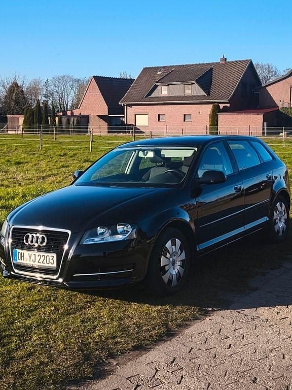 Gebraucht Audi A3 Attraction 105 PS (77 kW) 2011 Schwarz Kleinwagen