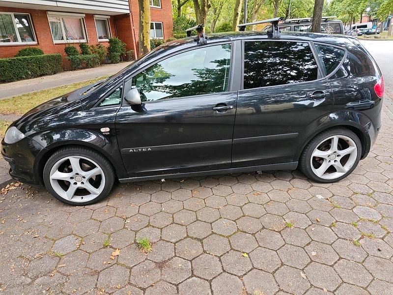 Schwarz Gebraucht 2006 Seat Altea Van / Kleinbus | 1.599 € (Superpreis) - Bild 1/4