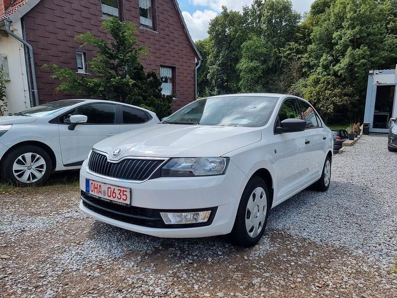 Usata Skoda Rapid Active 86 CV (63 kW) 2013 Bianco Utilitaria