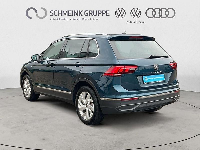 Gebraucht VW Tiguan Move 131 PS (96 kW) 2023 Nightshade blue metallic SUV