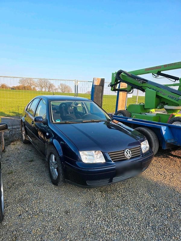 Gebraucht VW Bora 115 PS (84 kW) 1999 Blau Limousine