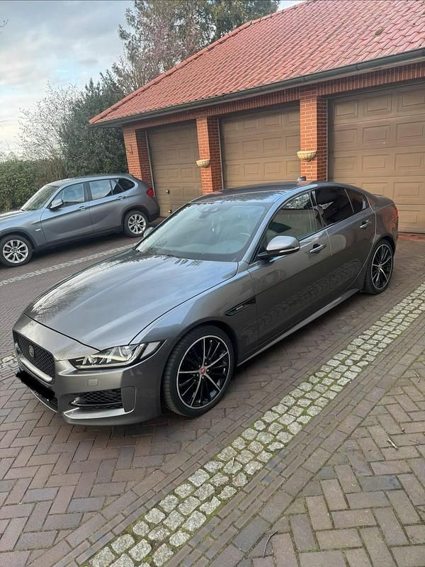 Gebraucht Jaguar XE 200 PS (147 kW) 2017 Grau Limousine