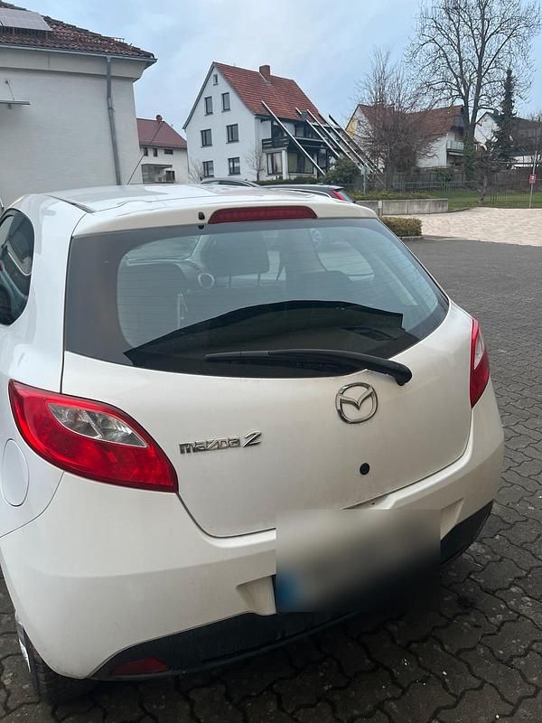 Gebraucht Mazda 2 85 PS (62 kW) 2009 Weiß Kleinwagen