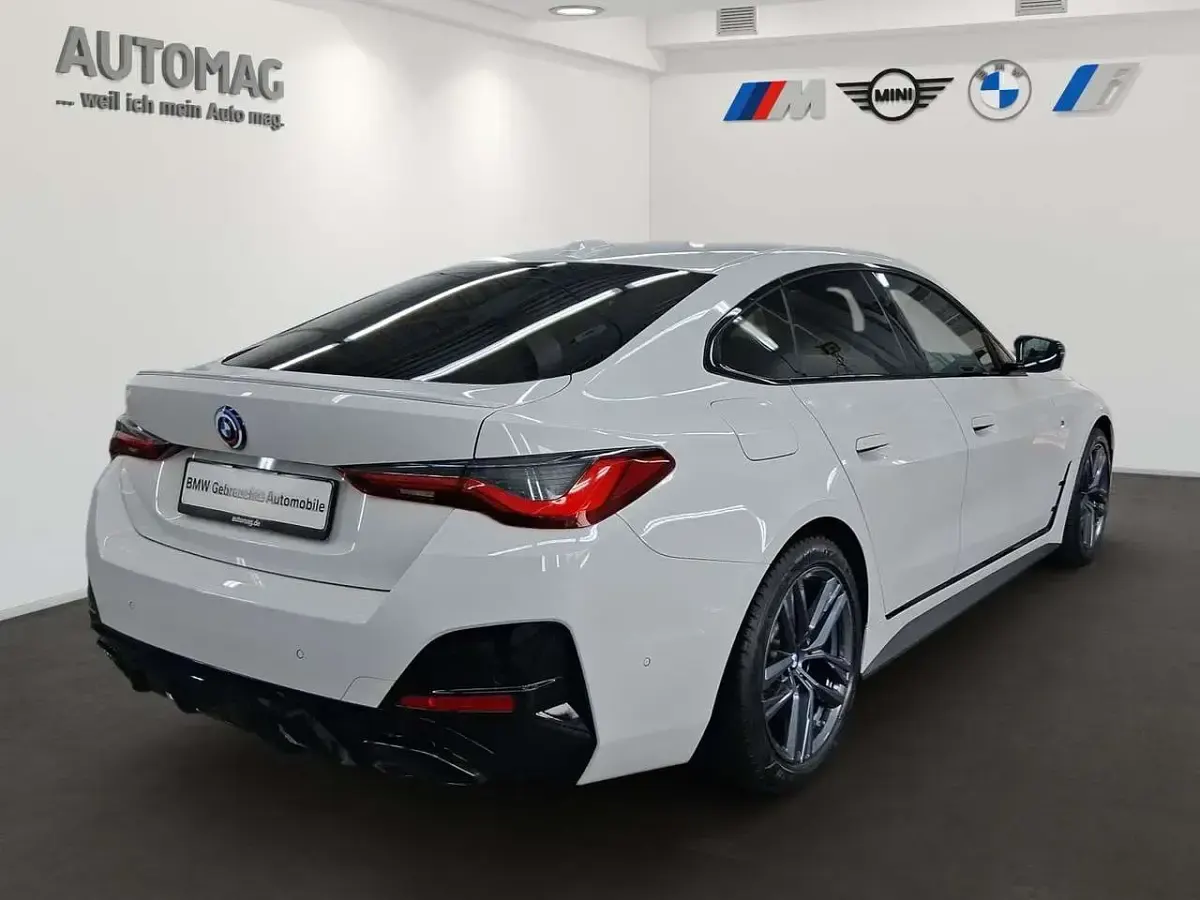Gebraucht BMW M4 374 PS (275 kW) 2022 Alpinweiss iii Coupé