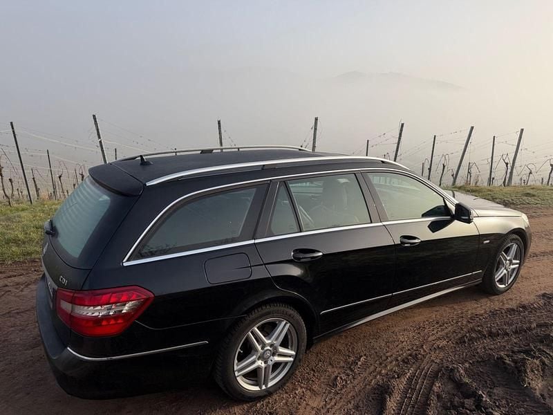 Gebraucht Mercedes E350 Avantgarde 231 PS (169 kW) 2010 Schwarz Kombi