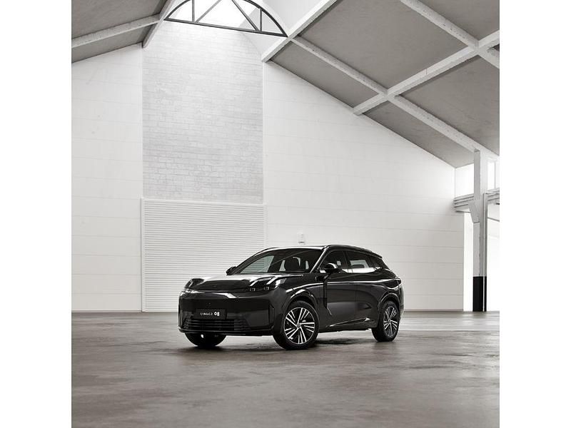 Neu Lynk & Co 08 345 PS (253 kW) 2025 Schwarz SUV
