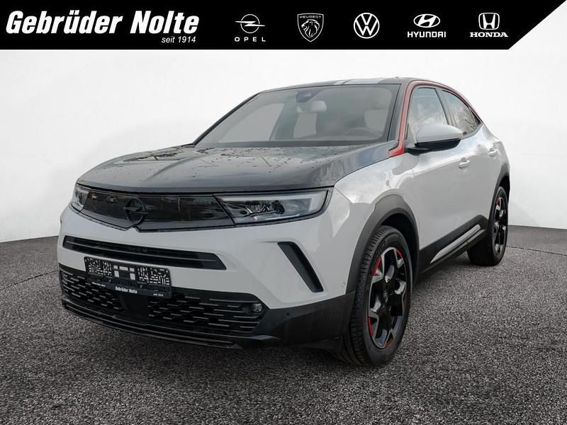 Weiss / jade weiss Gebraucht 2021 Opel Mokka GS Line SUV | 20.990 € (Etwas zu teuer) - Bild 1/4