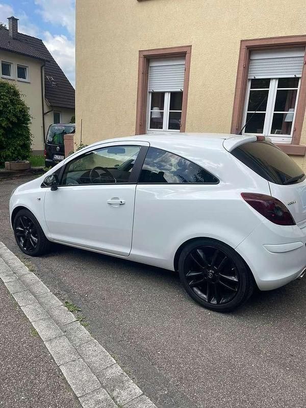 Gebraucht Opel Corsa 87 PS (63 kW) 2010 Weiß Kleinwagen
