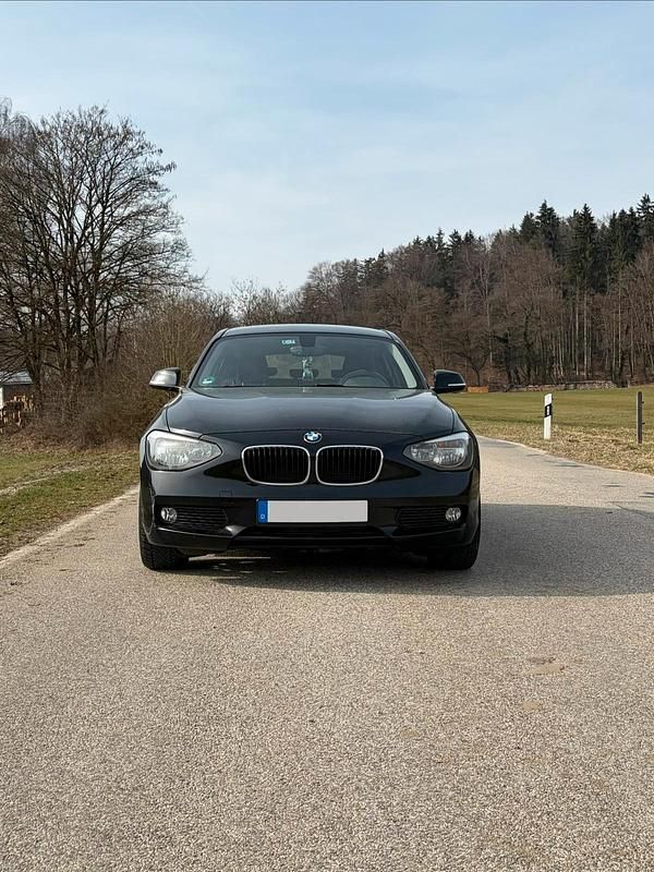Gebraucht BMW 116 136 PS (100 kW) 2011 Schwarz Kleinwagen