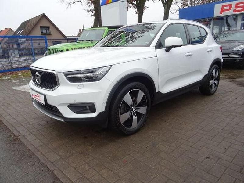 Gebraucht Volvo XC40 Momentum 250 PS (183 kW) 2018 Weiß SUV