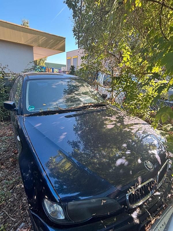 Blau Gebraucht 2003 BMW 316 Limousine | 750 € (Superpreis) - Bild 1/4