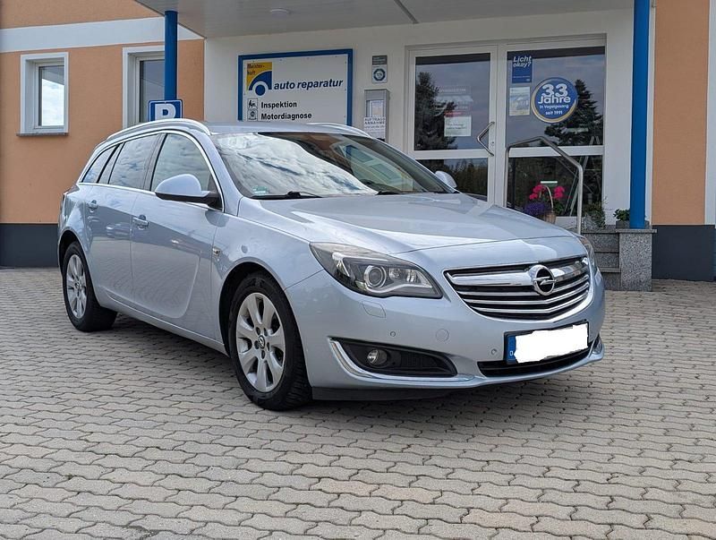 Flip chip/magnetic silver Gebraucht 2014 Opel Insignia Innovation Kombi | 4.500 € (Superpreis) - Bild 1/4