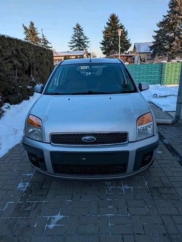 Silber Gebraucht 2007 Ford Fusion Kombi | 3.990 € (Fairer Preis) - Bild 1/4