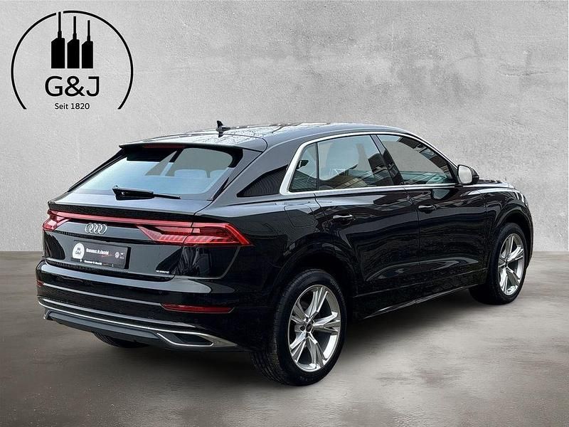 Gebraucht Audi Q8 Ambiente 231 PS (169 kW) 2022 Schwarz SUV