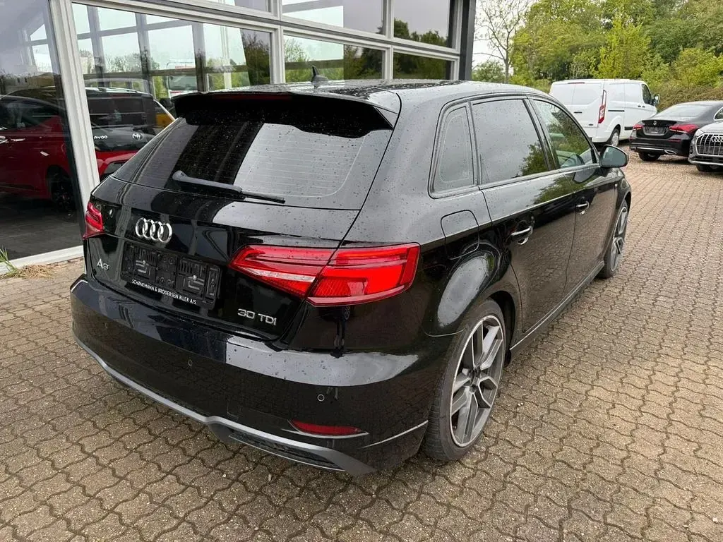 Gebraucht Audi A3 S-Line 116 PS (85 kW) 2019 Schwarz Limousine