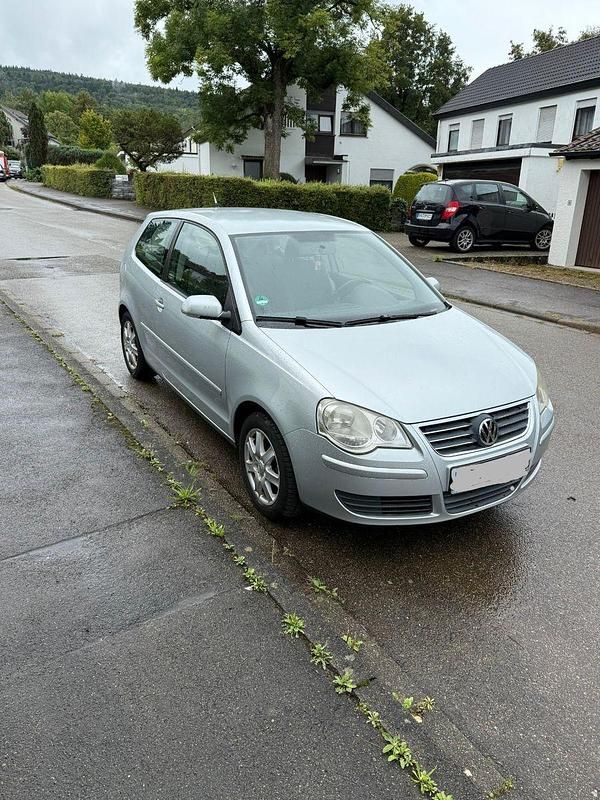 Silber Gebraucht 2006 VW Polo Comfortline Limousine | 850 € (Superpreis) - Bild 1/4