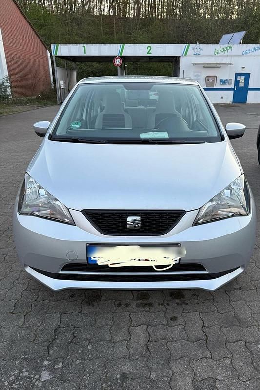 Silber Gebraucht 2015 Seat Mii Kleinwagen | 4.500 € (Guter Preis) - Bild 1/4