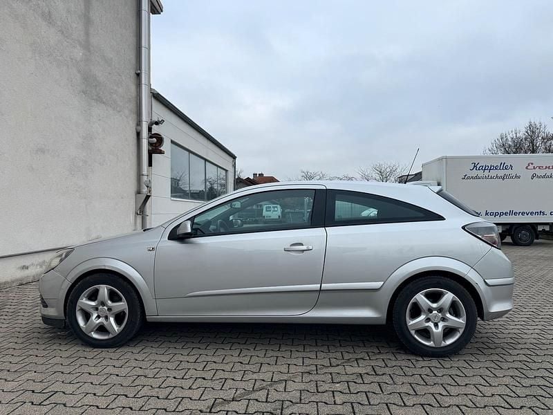 Grau Gebraucht 2008 Opel Astra GTC Coupé | 2.300 € (Guter Preis) - Bild 1/4