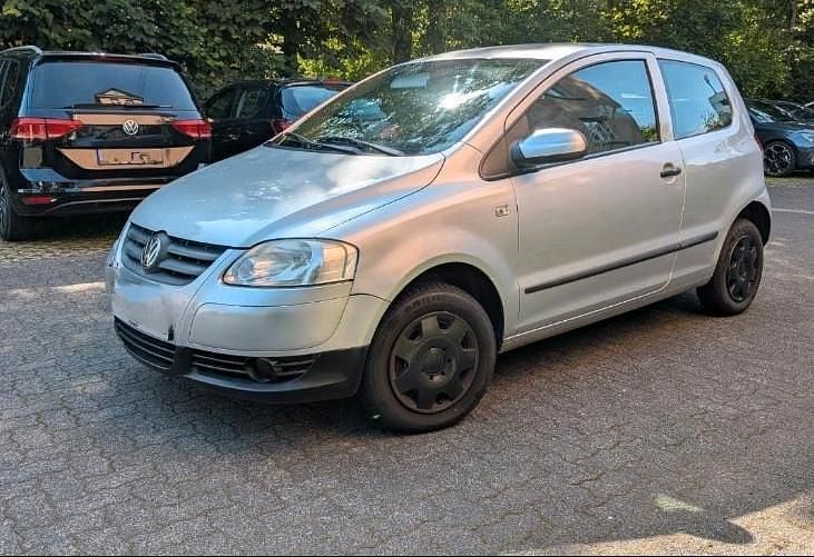 Silber Gebraucht 2005 VW Fox Kleinwagen | 950 € (Guter Preis) - Bild 1/4