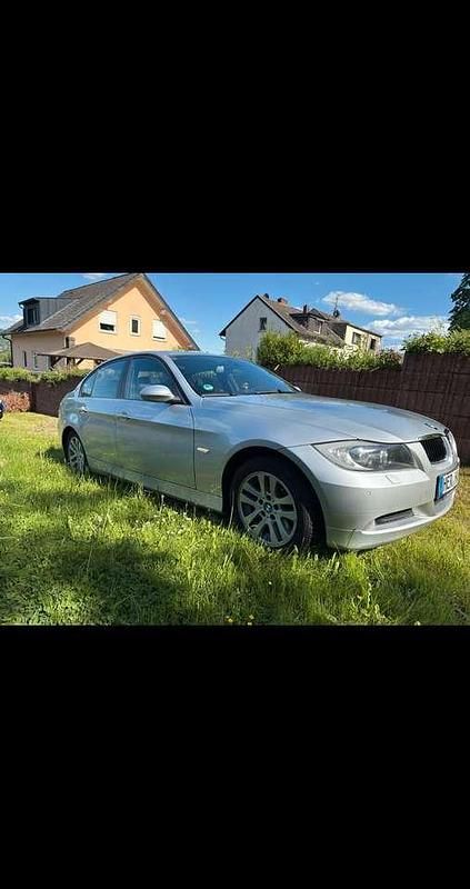 Silber Gebraucht 2008 BMW 320 Limousine | 5.990 € (Fairer Preis) - Bild 1/4